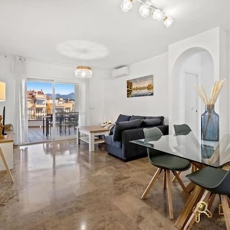 Apartamento Cerca De La Playa En Las Lagunas De Mijas フエンヒロラ エクステリア 写真